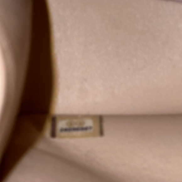 CHANEL Jumbo Beige Quilted Shoulder Bag - Picture 15 of 16